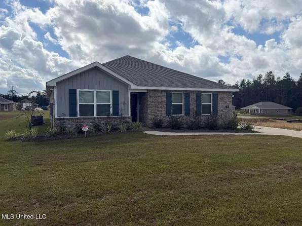 29 Crown Dr, Lucedale, MS 39452