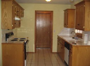 407 S Oakey Dr, Mustang, OK 73064