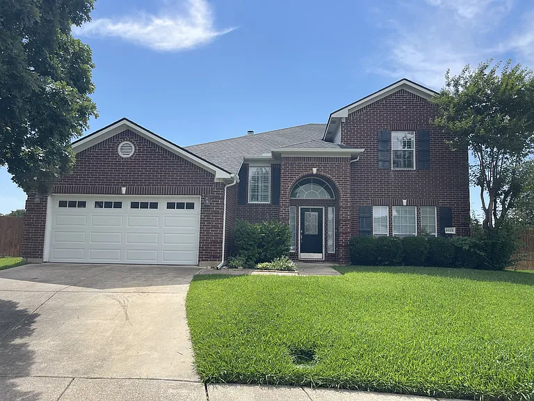 5025 Bayberry Dr — Photo 1