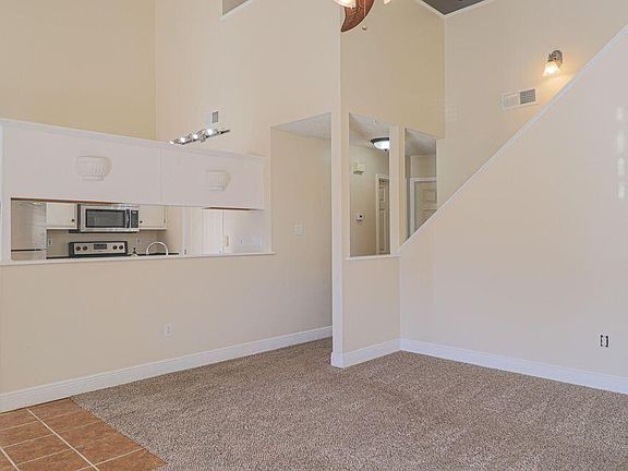 3rd image of 13472 Locust Hill Dr