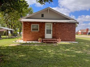 309 W Maple St, Protection, KS 67127
