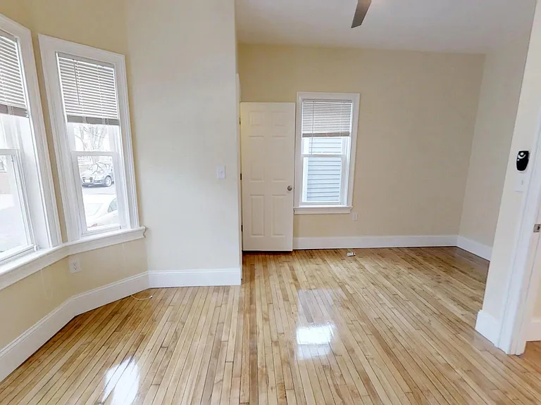 8-10 Claremon St #1 — Photo 7