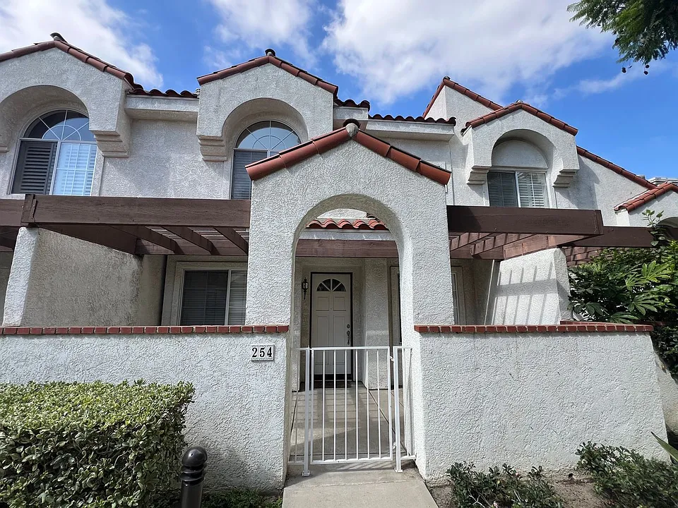 254 Camino Cortina