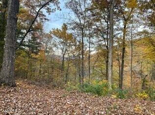 Mountain Trail Ln, Sevierville, TN 37876