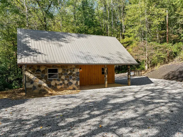 (undisclosed Address), Cosby, TN 37722