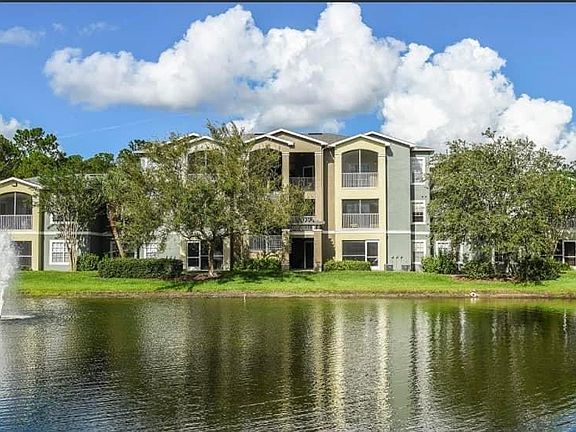 3rd image of 18302 Stonebrook Dr #18302