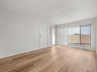 643 W 74th St #F4, Los Angeles, CA 90044