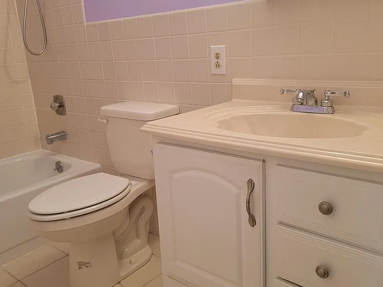 16 Chelsea Dr — Photo 38