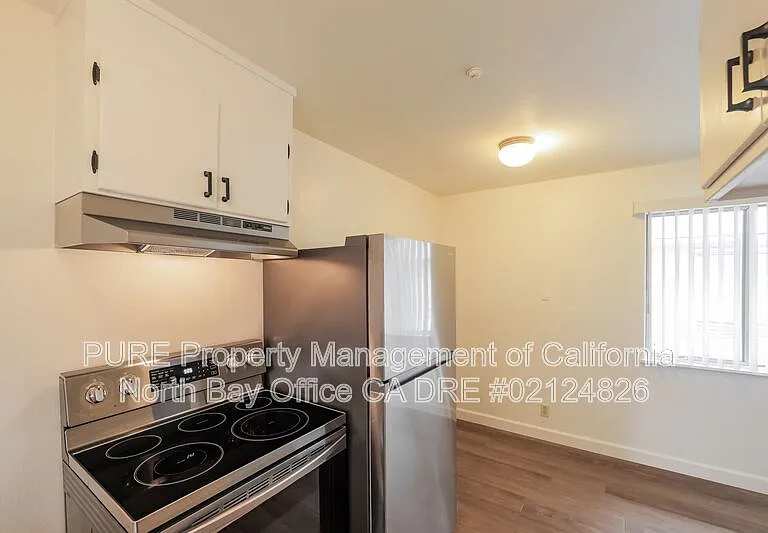 630 Wright St #G — Photo 8