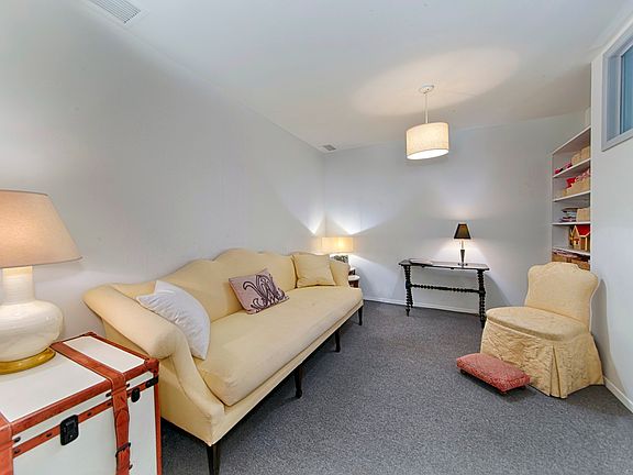 4th image of 174 E 74th St APT 1A