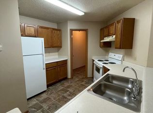 1201 E Bell Ave APT 8, Des Moines, IA 50315