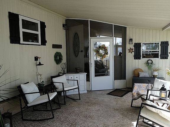 4th image of 230 Martinique Rd