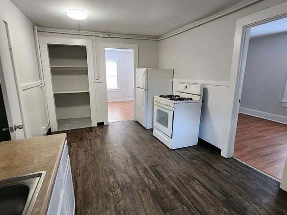 3rd image of 11 Atwood Ct APT 1