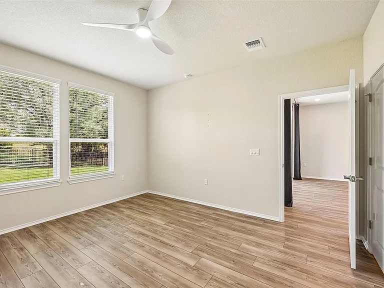 401 Yorktown St — Photo 21
