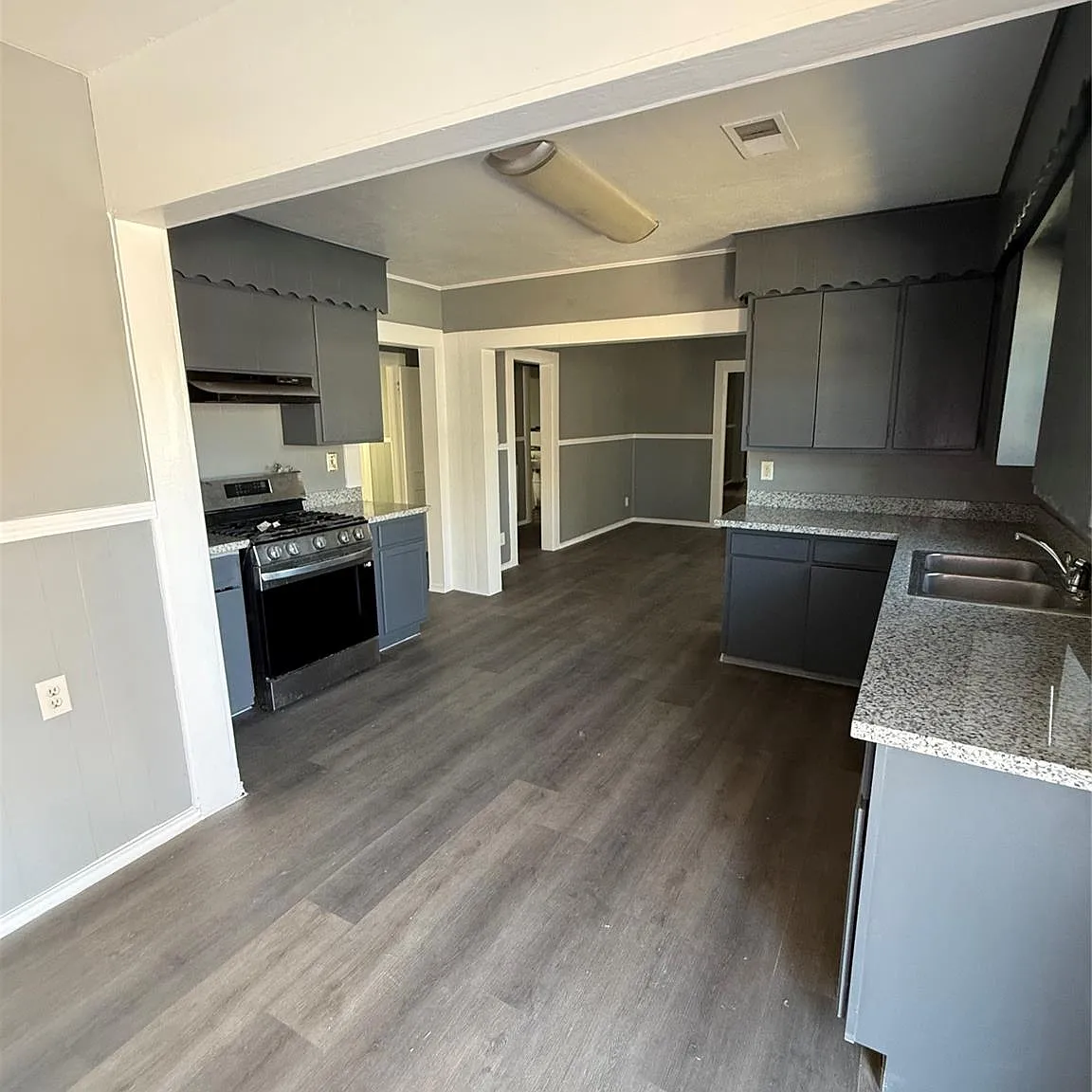 4 bed, 2.0 bath, 2440 sqft, $1,750 — Photo 4
