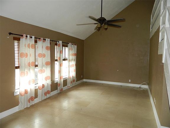 5th image of 266 Orienta Point St