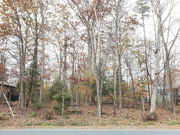 908 Lakeview Parkway