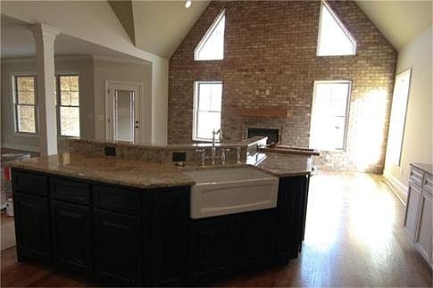 3rd image of 514 Urlacher Dr