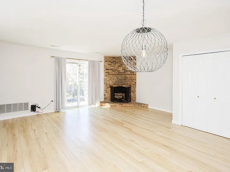 933 S Rolfe St #2 — Photo 11