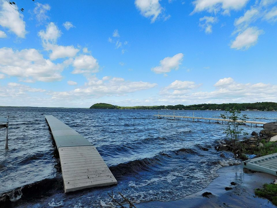 Shared 104' dock 30' yours