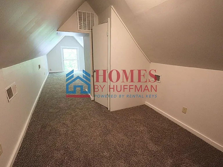 1025 N 2nd Ave — Photo 16