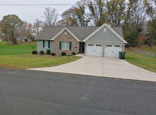 5642 Stoneman Pl, Pfafftown, NC 27040