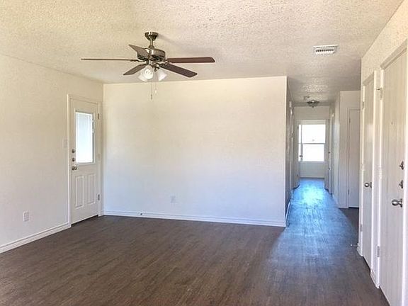 4th image of 209B Gibson St