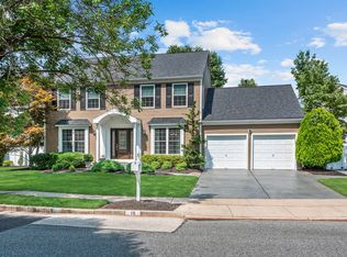 19 Clinton Ln, Marlton, NJ 08053