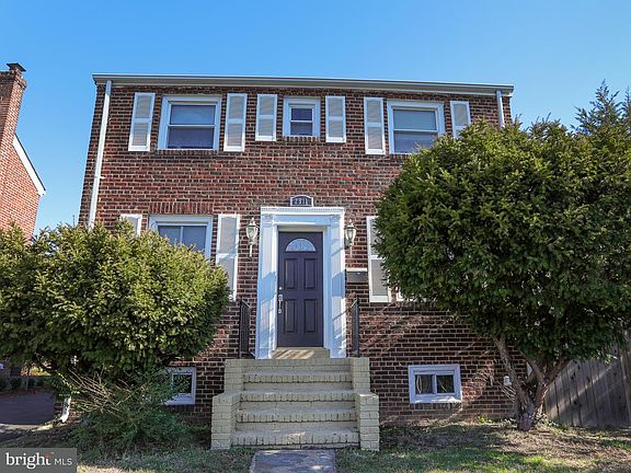 2nd image of 2511 Washington Blvd