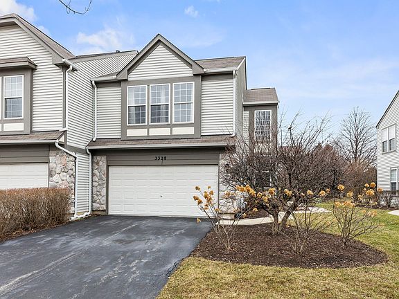 2nd image of 3328 Bromley Ln
