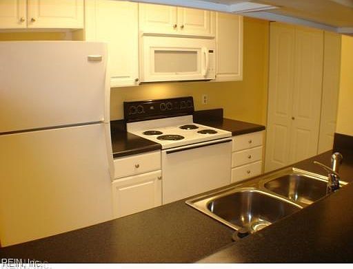 3rd image of 4189 Thalia Station Cir