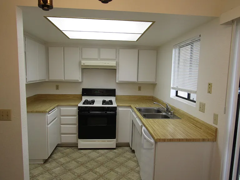 1200 E Walnut Ave #B — Photo 6