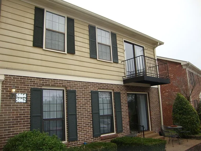 5864 Brentwood Trce — Photo 2