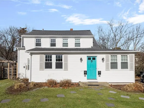 7 Bay Ave, Barrington, RI 02806