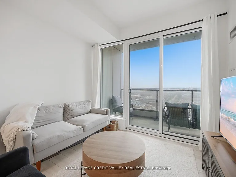5 Buttermill Ave #1511 — Photo 14