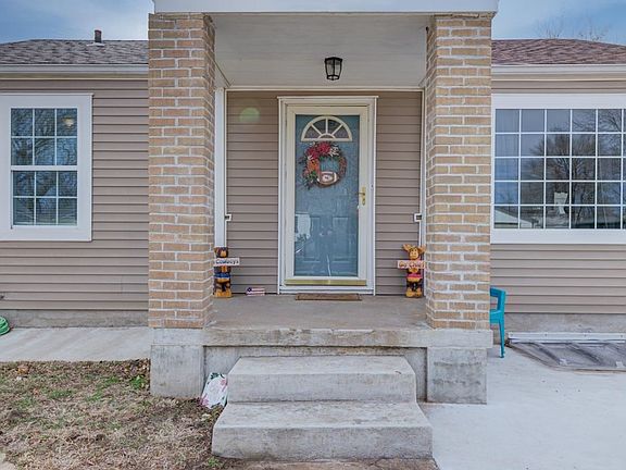 3rd image of 127 Stanley Dr