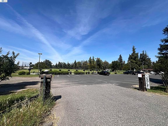 2nd image of 17051 Escalon Bellota Rd