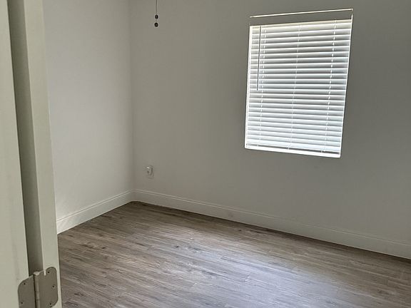 5th image of 2120 Caljon Rd