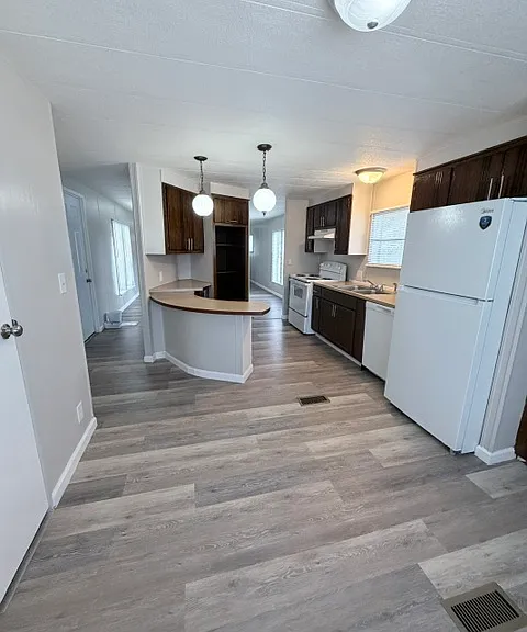 Open kitchen floor plan