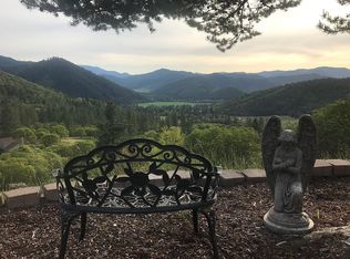 818 Humbug Creek Rd, Jacksonville, OR 97530