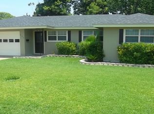 611 S 5th St, Nederland, TX 77627