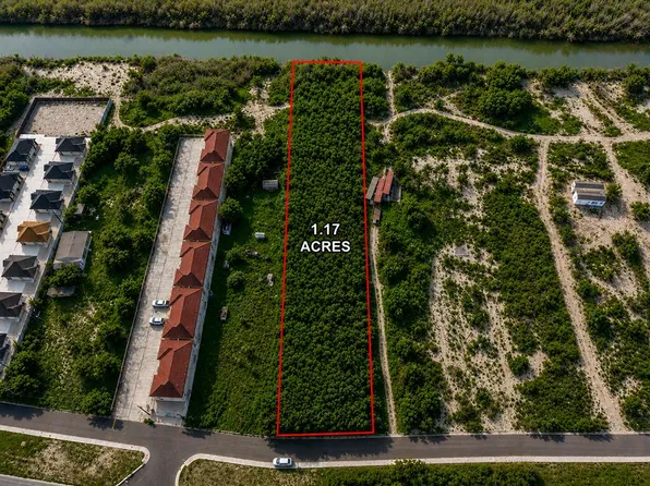 425 Riverside Dr, Eagle Pass, TX 78852