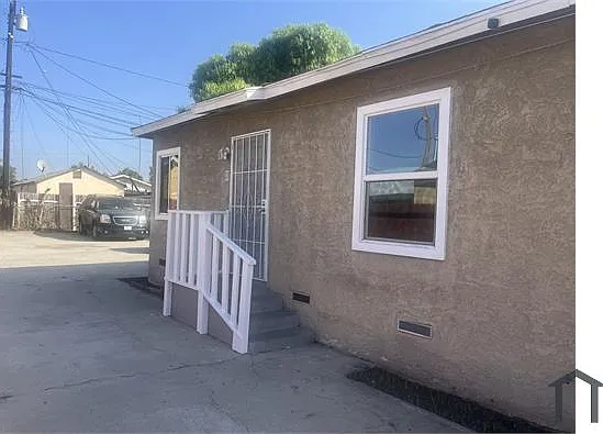1 bed, 640 sqft, $2,220 — Photo 2