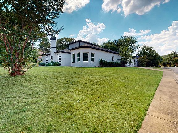 2nd image of 1718 Beaver Creek Cir