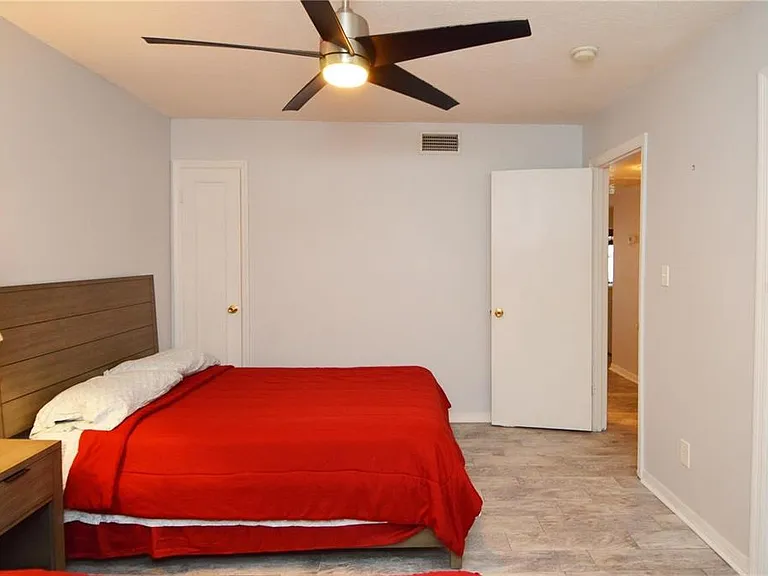 3873 Pompano Dr SE #B — Photo 37