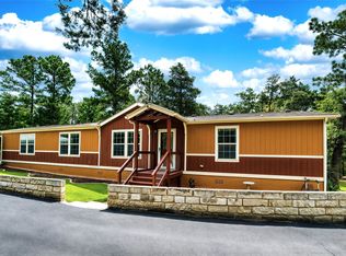 1024 Sand Hills Rd, Red Rock, TX 78662