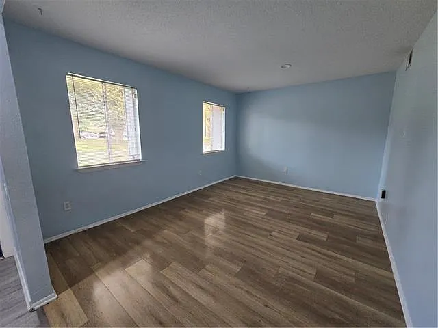3 bed, 2.5 bath, 1200 sqft, $1,600 — Photo 3
