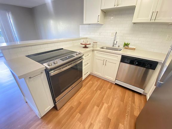 3rd image of 411 Euclid Ave APT 1