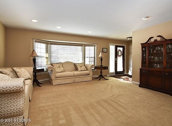 2nd image of 10105 S Parke Ave