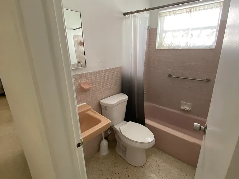 622 NE 4th St #4 — Photo 10